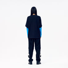 Load image into Gallery viewer, RENSUKE HEAT-SENSITIVE LAYERED LOOSE SHIRT IN COTTON JERSEY
